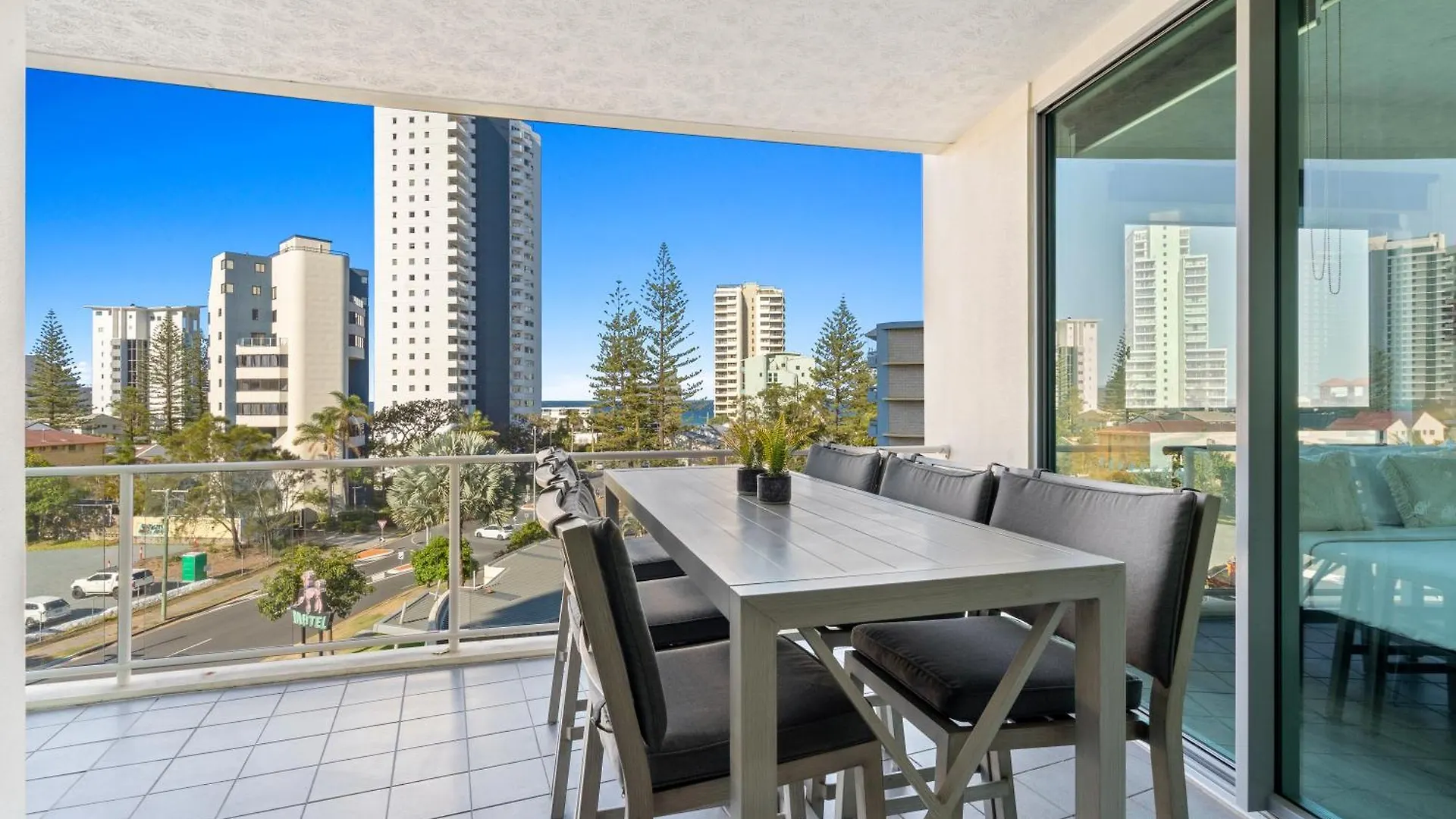 Wings Apartments - Qstay Gold Coast Australia