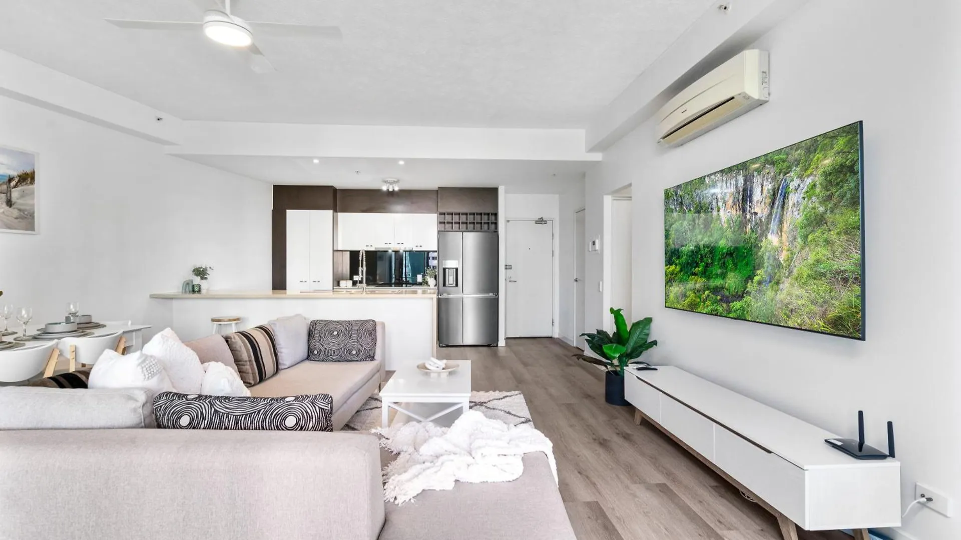 Wings Apartments - Qstay Gold Coast 0*,  Australia