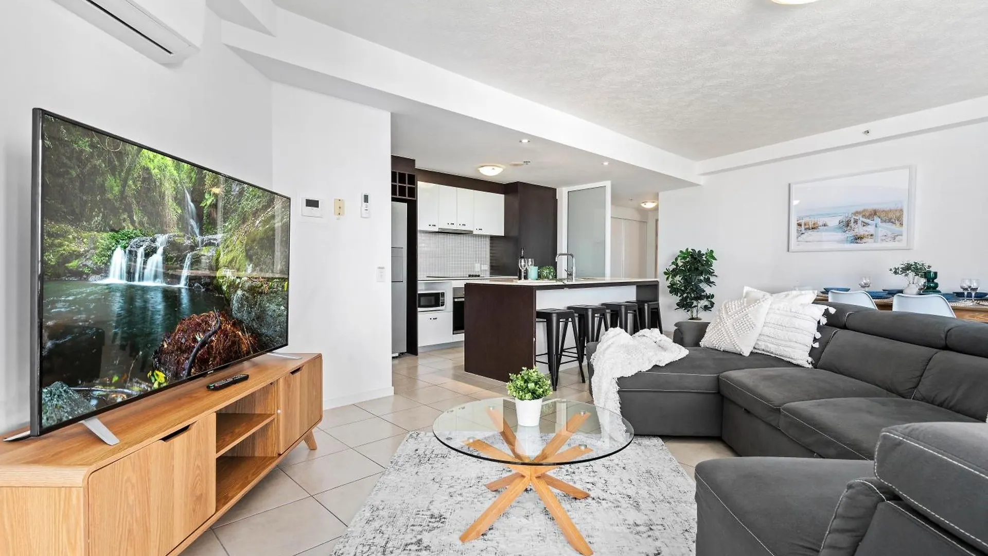 Wings Apartments - Qstay Gold Coast Australia
