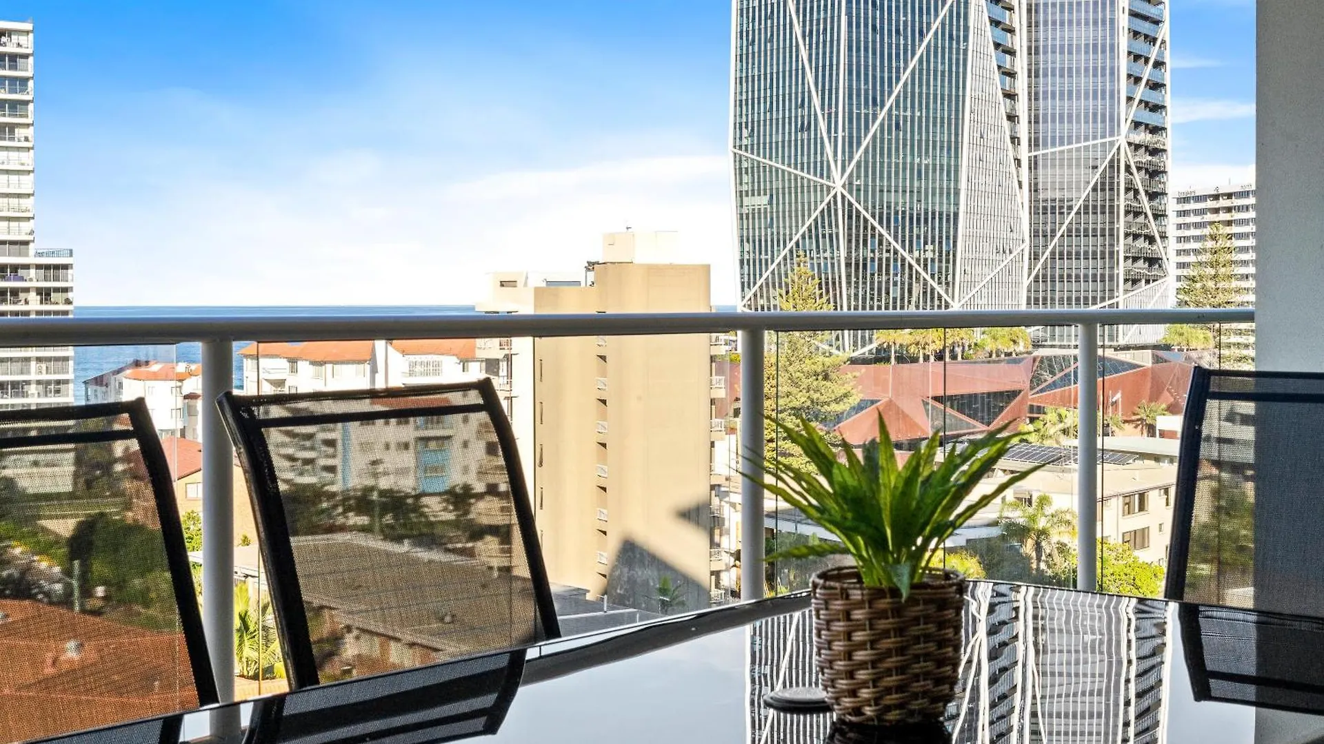 Wings Apartments - Qstay Gold Coast